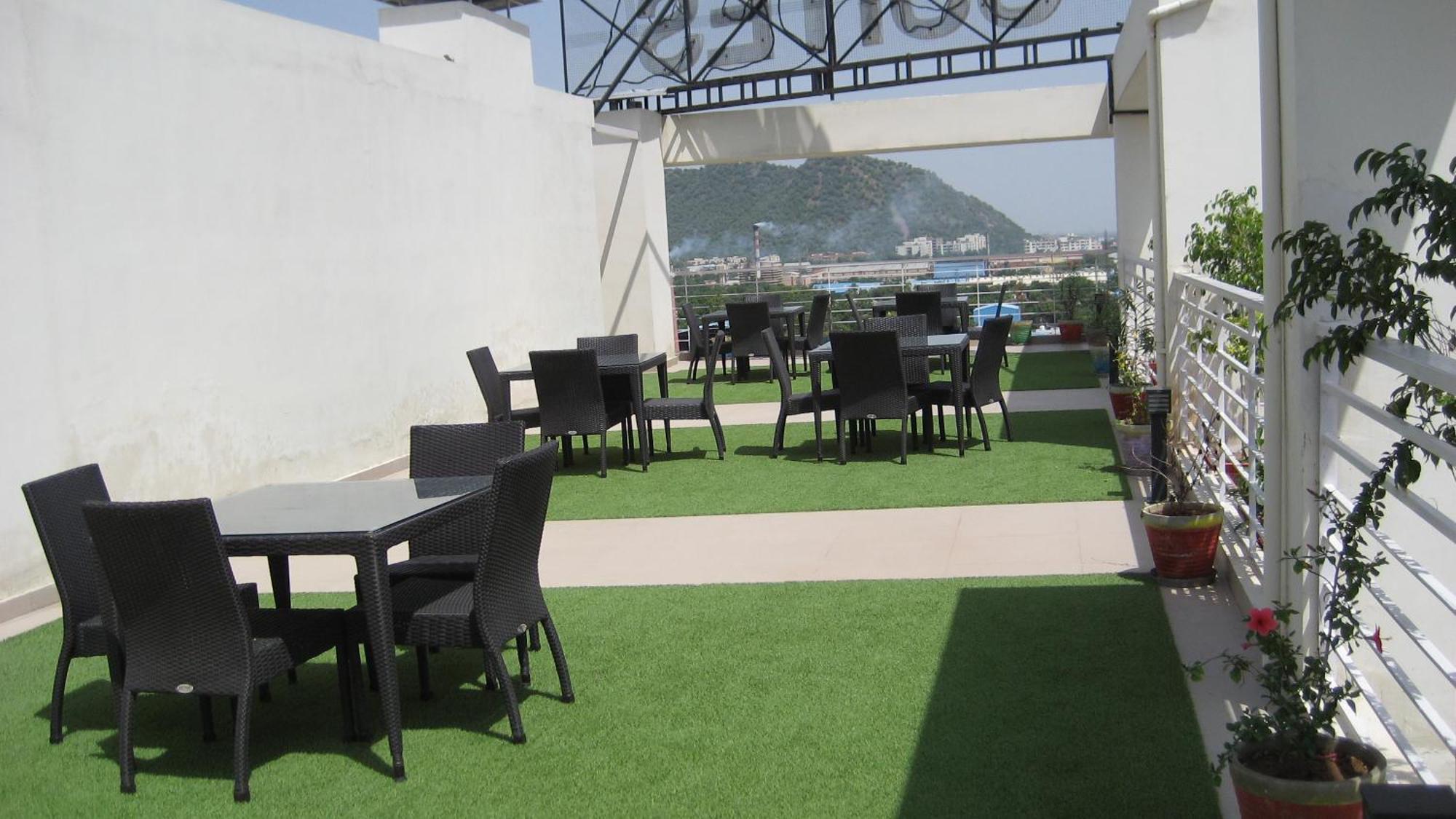 Starlit Suites Neemrana Bagian luar foto