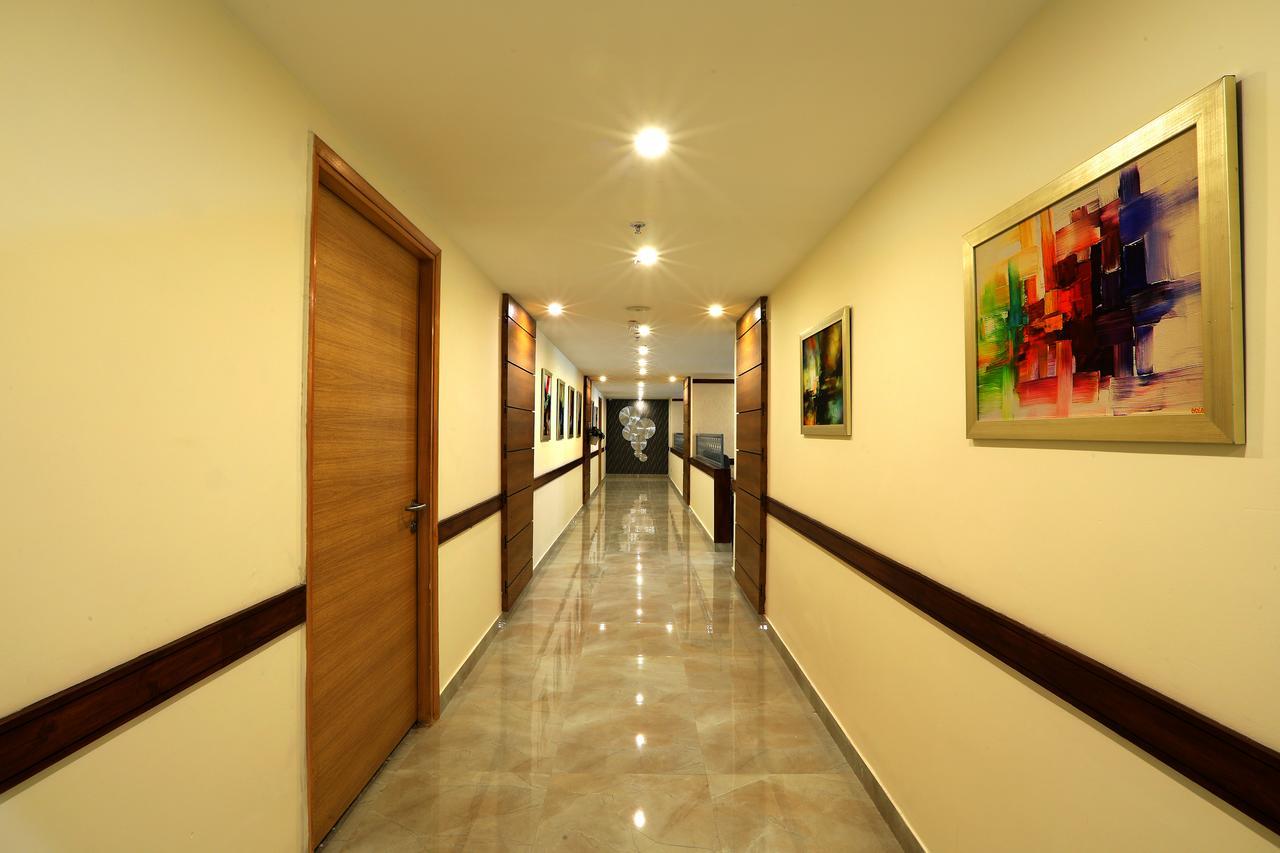 Starlit Suites Neemrana Bagian luar foto