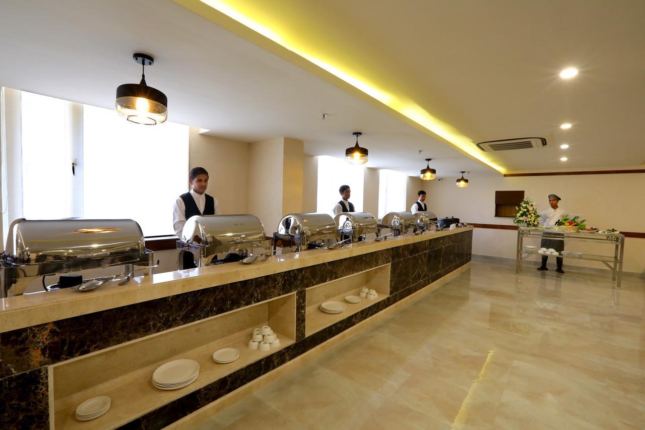 Starlit Suites Neemrana Bagian luar foto