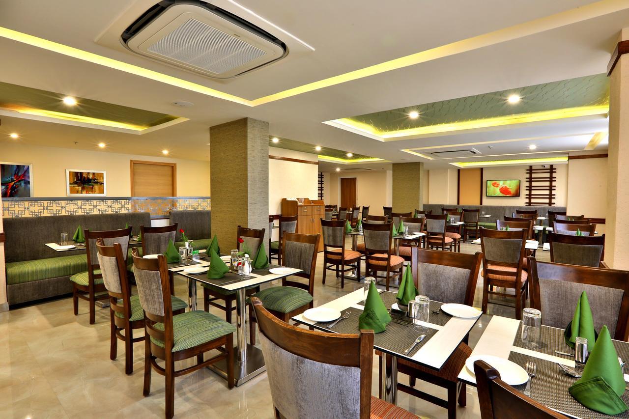 Starlit Suites Neemrana Bagian luar foto