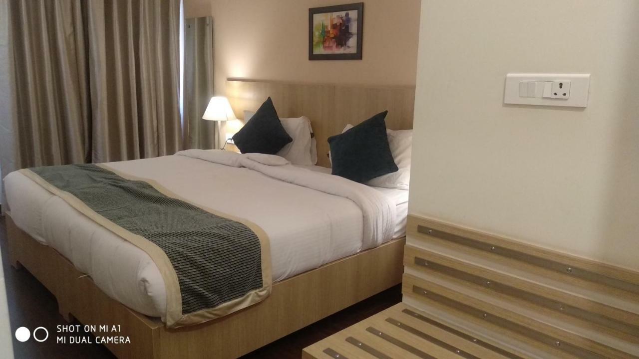 Starlit Suites Neemrana Bagian luar foto