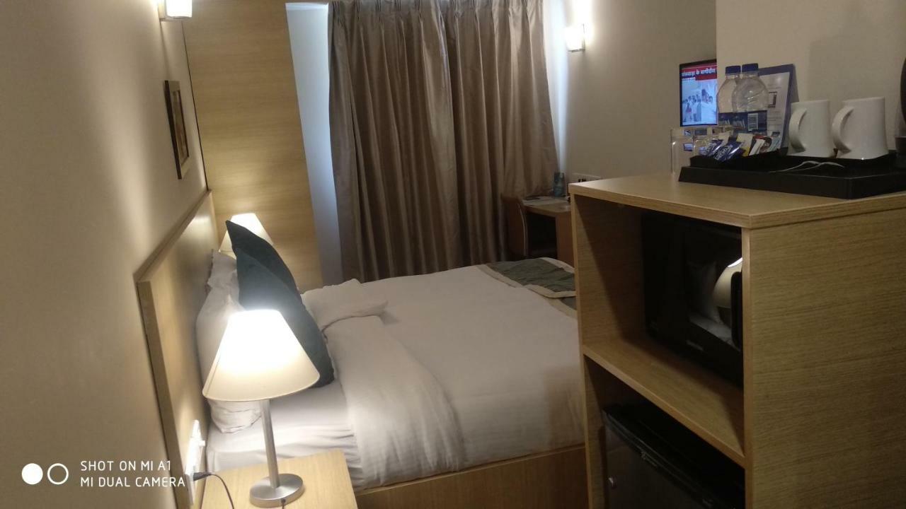 Starlit Suites Neemrana Bagian luar foto
