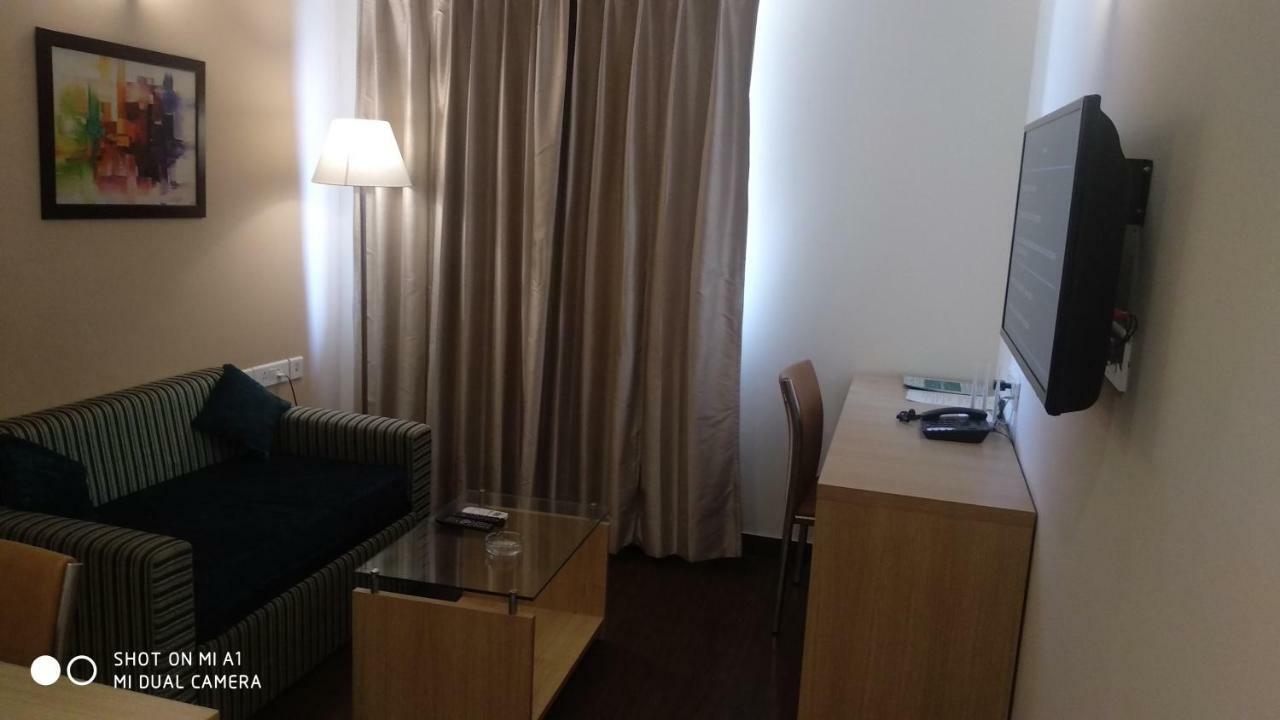 Starlit Suites Neemrana Bagian luar foto