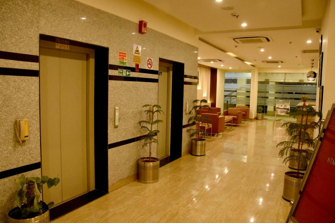 Starlit Suites Neemrana Bagian luar foto
