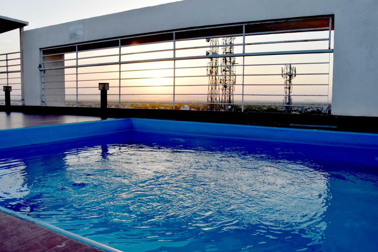 Starlit Suites Neemrana Bagian luar foto