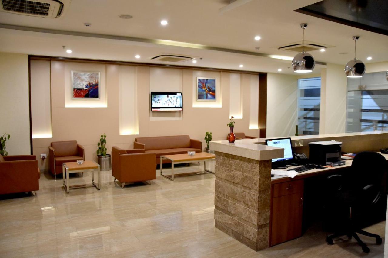 Starlit Suites Neemrana Bagian luar foto