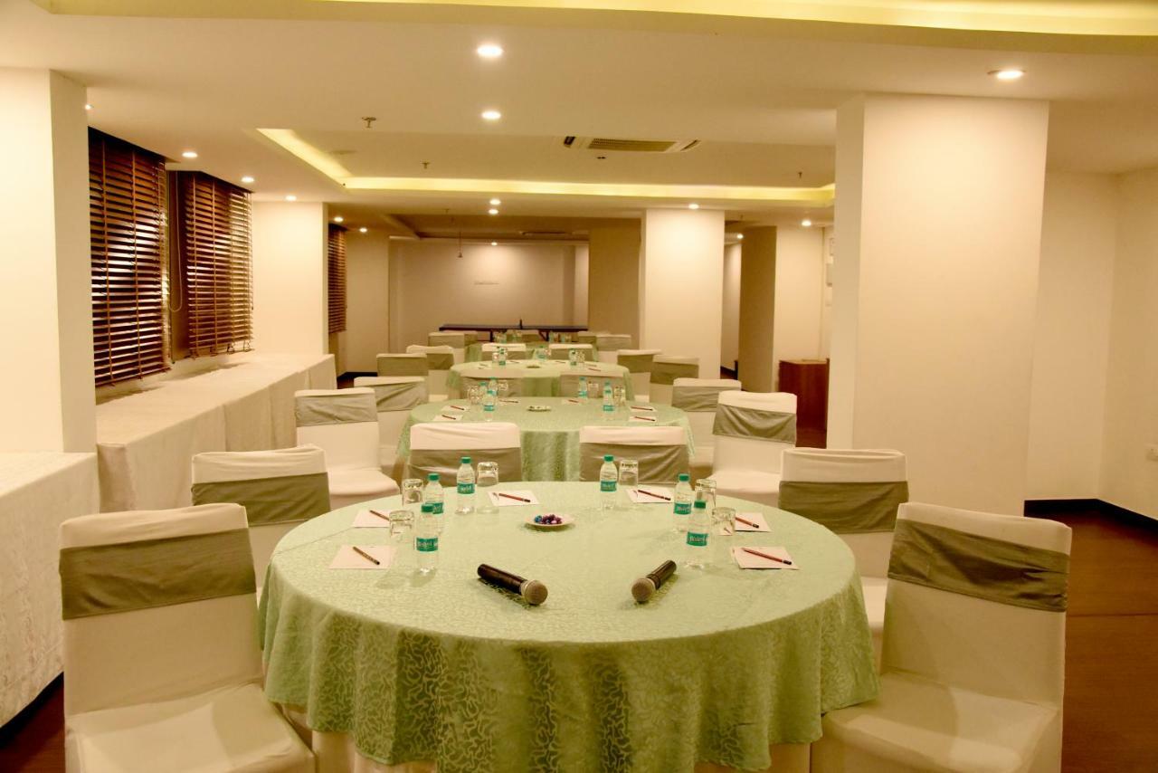 Starlit Suites Neemrana Bagian luar foto