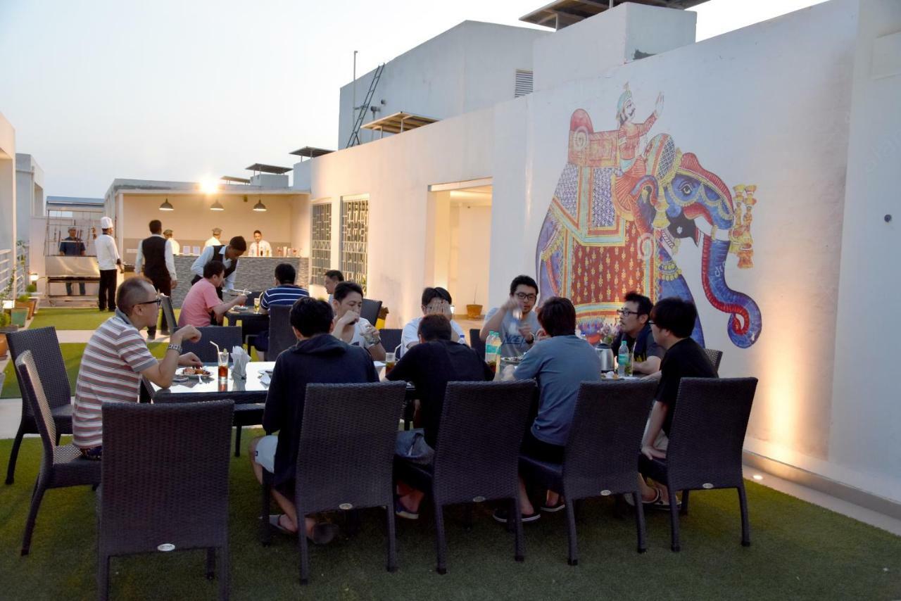 Starlit Suites Neemrana Bagian luar foto
